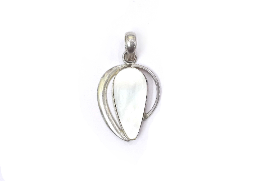 Natural Mother of Pearl Silver Party Wear Handmade Pendant
